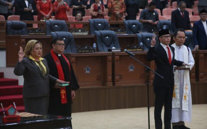 Ketua DPRD Sulut Fransiscus Andi Silangen Pimpin Rapat Paripurna PAW Anggota DPRD Sulut