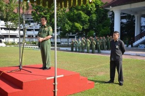 Gubernur Sulut SH Sarundajang