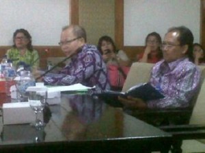 Kadis Pariwisata Sulut Joy Korah saat hearing dengan komisi IV DPRD Sulut, Kamis (6/11)