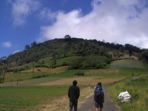 Rute pendakian Gunung Mahawu, Tomohon,