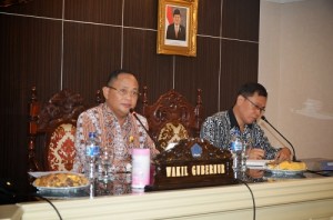 Wagub DJouhari Kansil saat membuka rapat konsolidasi BKD Provinsi Sulut, Kamis (26/2)