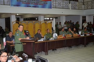 Gubernur SH Sarundajang sat rapat bersama Dewan KEK, Senin (16/3) di Bitung.