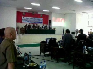 suasana rapat paripurna dewan kabupaten Boltim