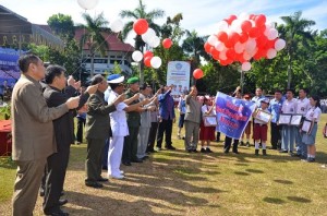 Peringatan Hardiknas yang dirangkaikan dengan Hari Otonomi Daerah di Kantor Gubernur Sulut.