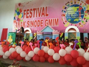 Pembukaan Festival Anak Sekolah Minggu Sinode GMIM tahun 2015 di Tondano.