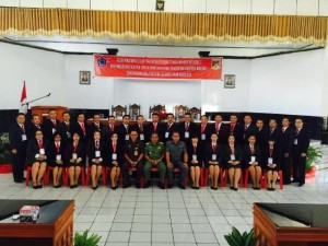 Bupati Minahasa Drs Jantje Wowiling Sajow MSi membuka pelaksanaan Diklat Kepemimpinan Tingkat III Pola Kemitraan Pemkab Minahasa dengan Badan Diklat Provinsi Sulut pada Senin 3/6 pagi di BPU Tondano.