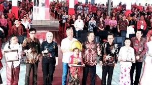 Perayaan-Hari-Guru-Nasional-Tahun-2022-berlangsung-di-Aula-Waleta-Kantor-Bupati-Minsel